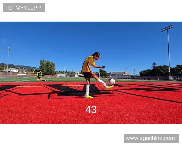 掌握足球颠球技巧的秘诀与练习方法分享