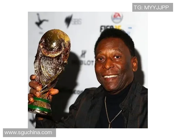 足球8号的传奇之路：从少年梦想到职业巅峰的奋斗历程